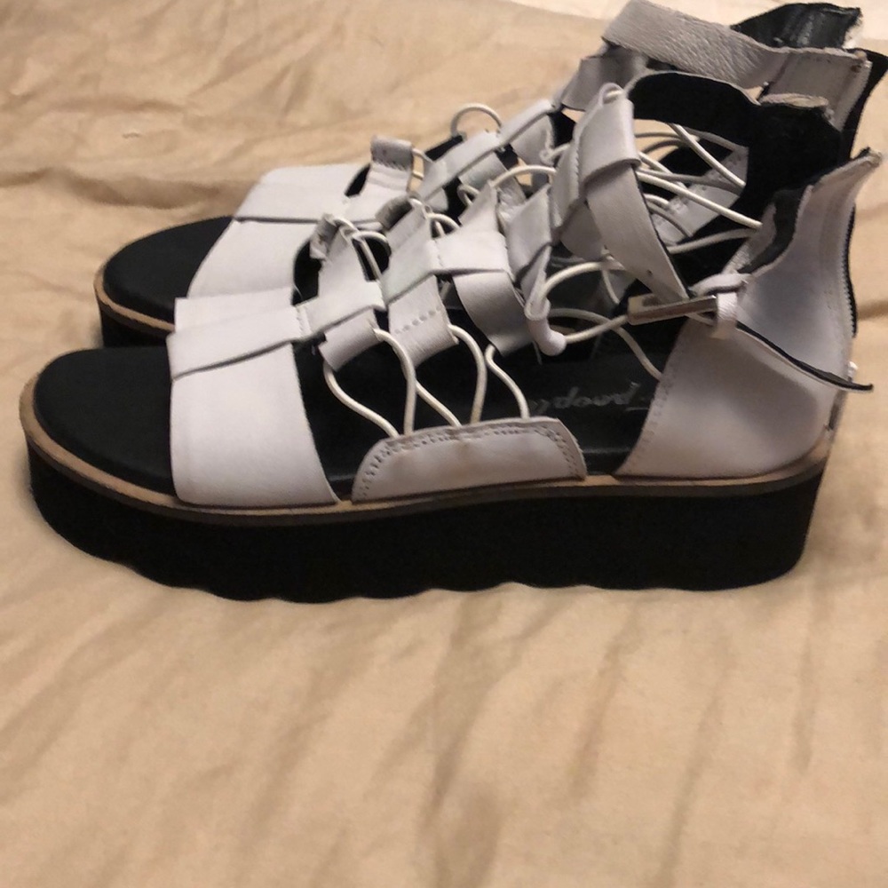 Brand new free people platform sandals